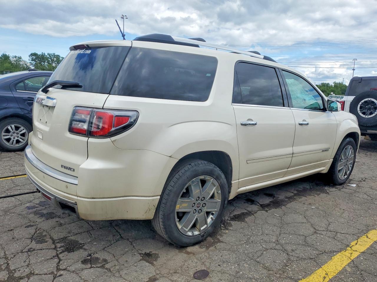 2014 GMC Acadia Denali - Image 3