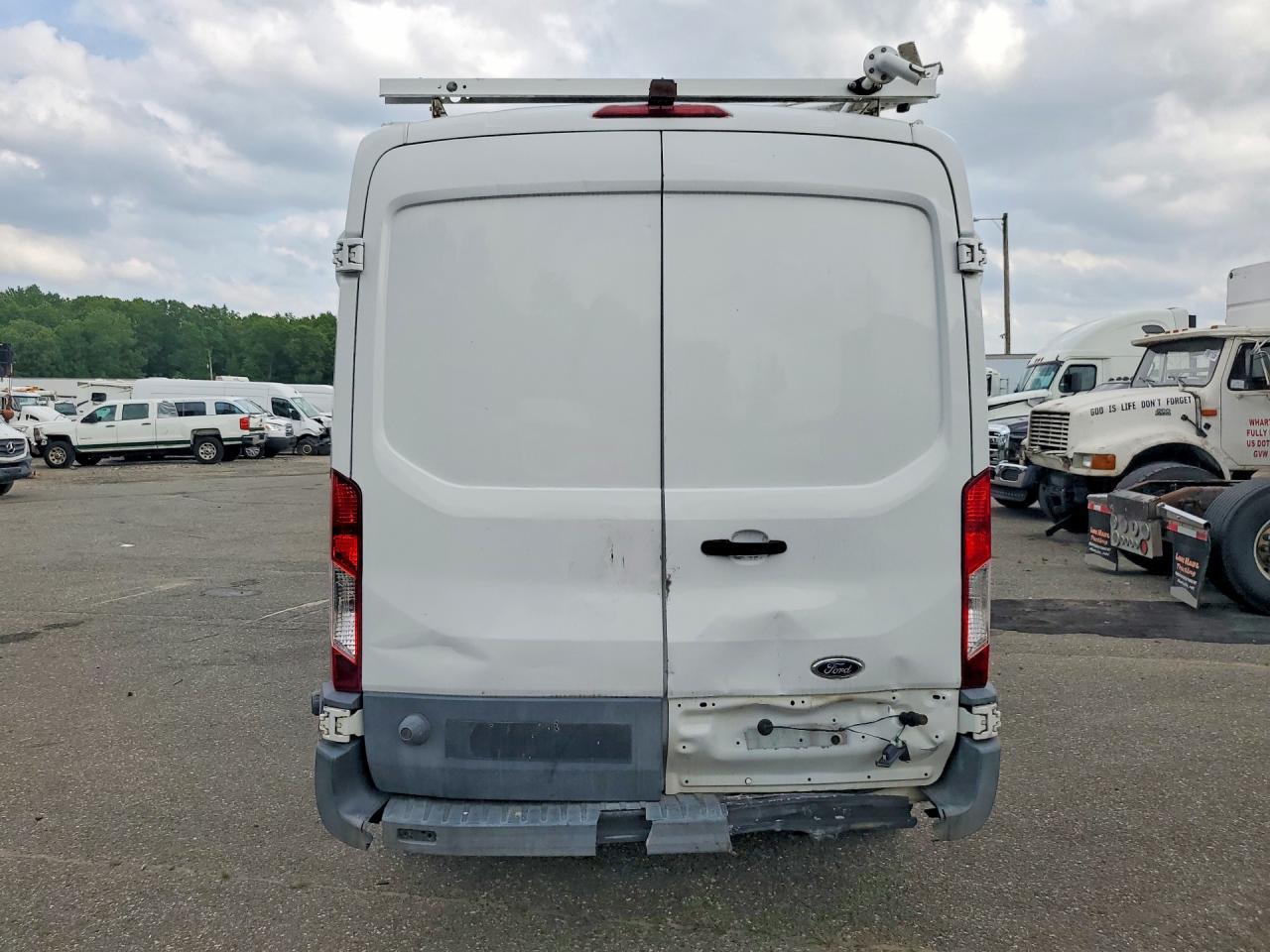 2015 Ford Transit T-150 - Фото 6
