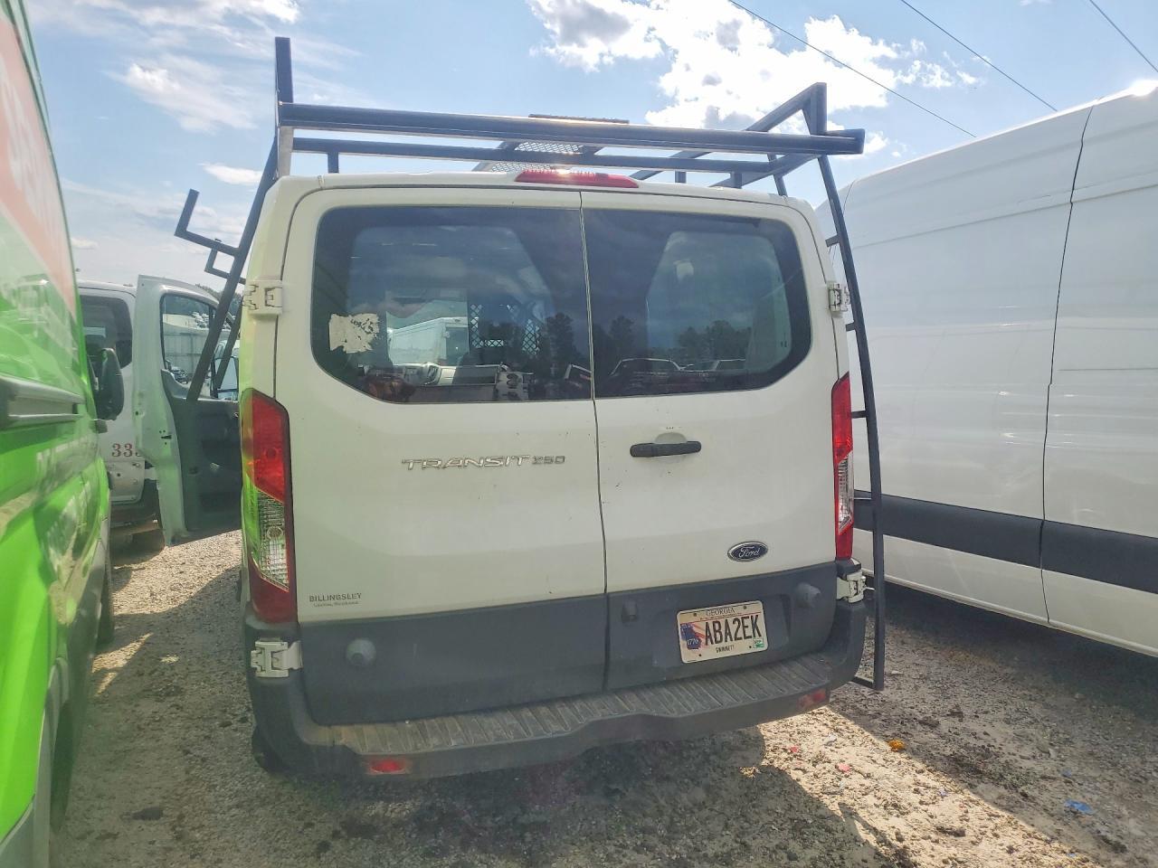 2015 Ford Transit T-250 - Фото 3
