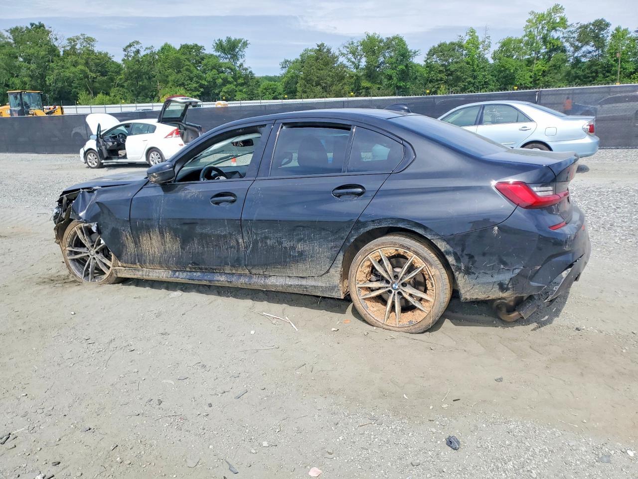 2021 BMW 330I - Фото 2