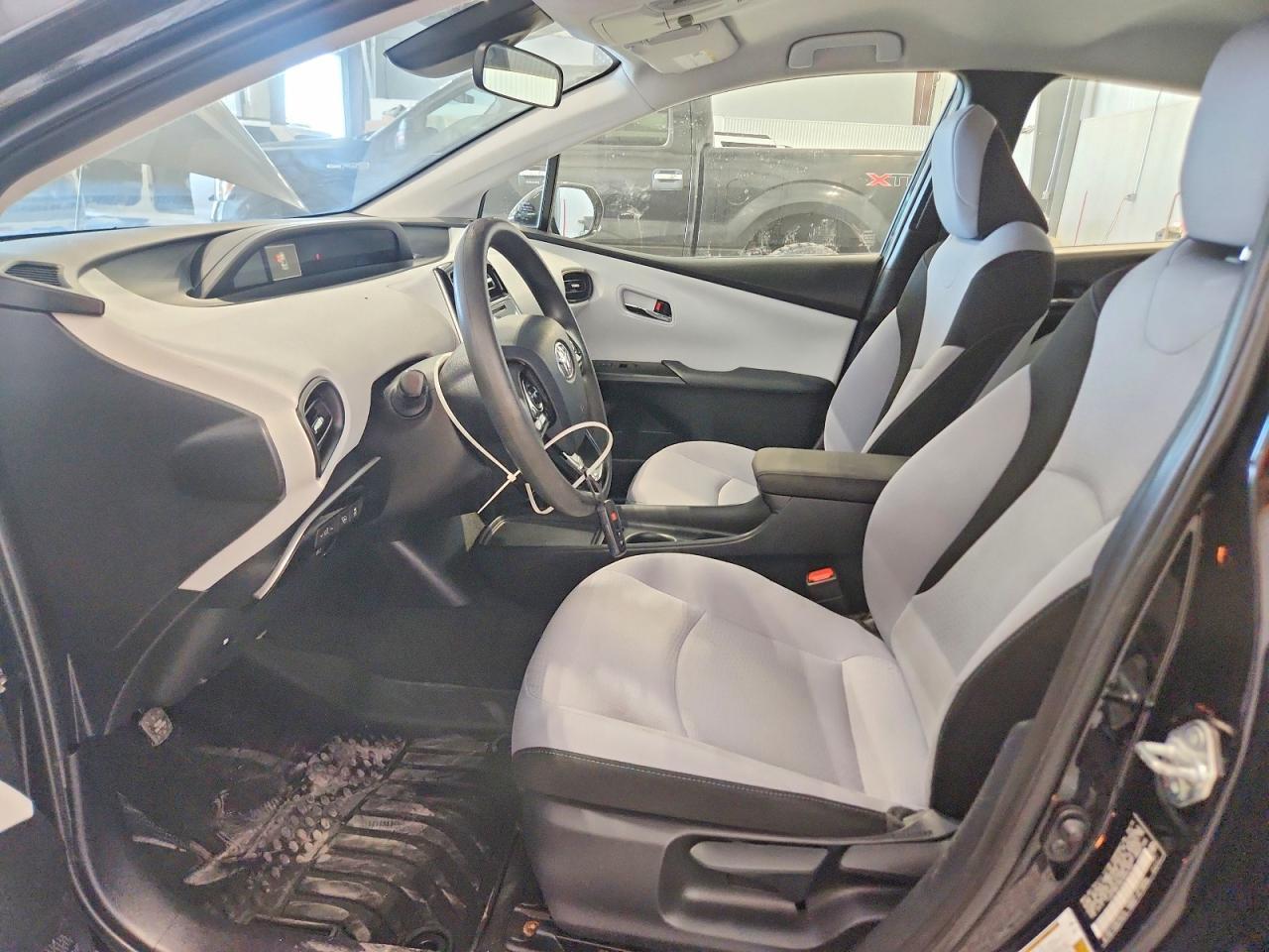 2019 Toyota Prius Le Awd-E - Фото 7