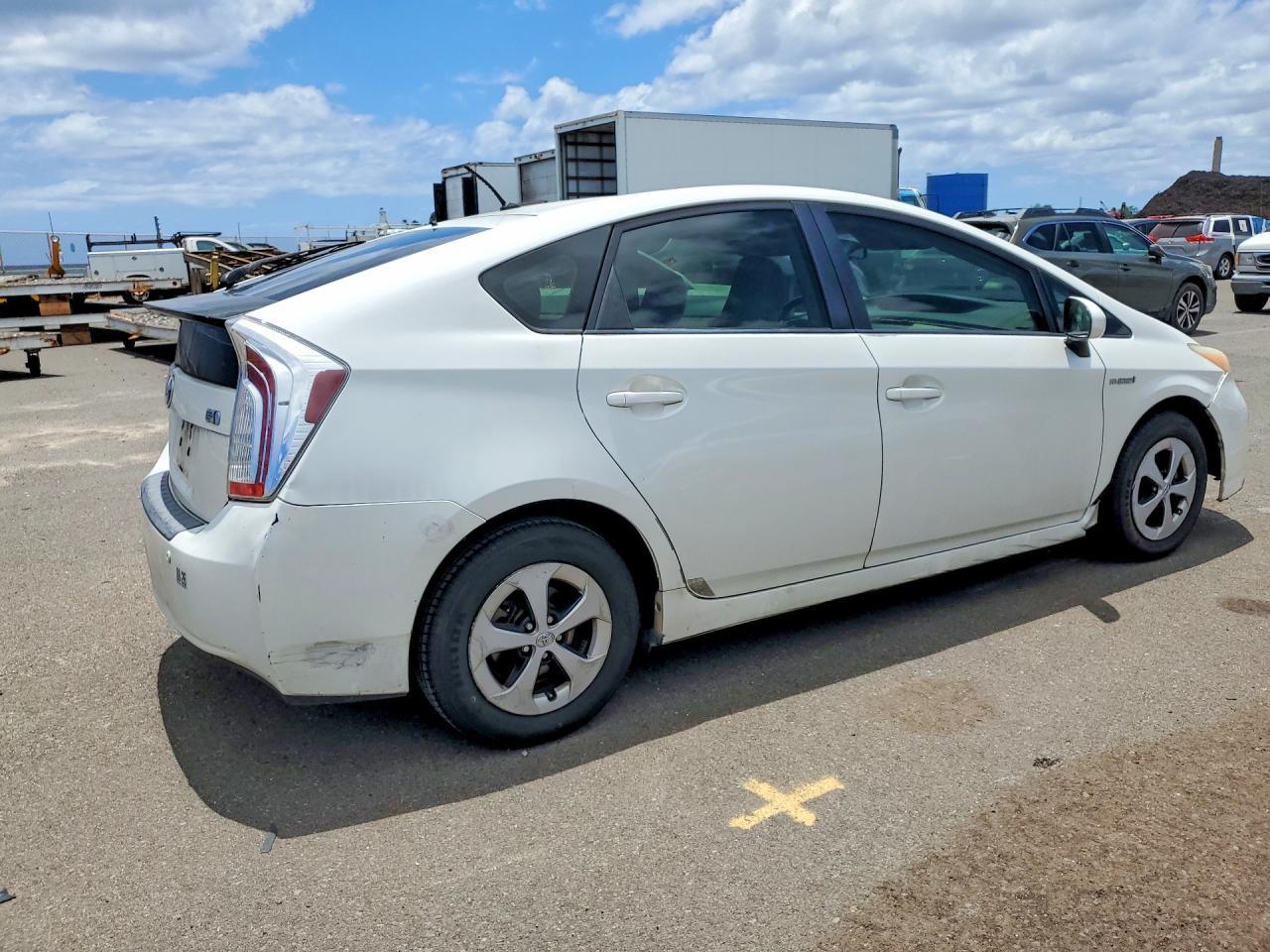 2013 Toyota Prius One - Фото 3