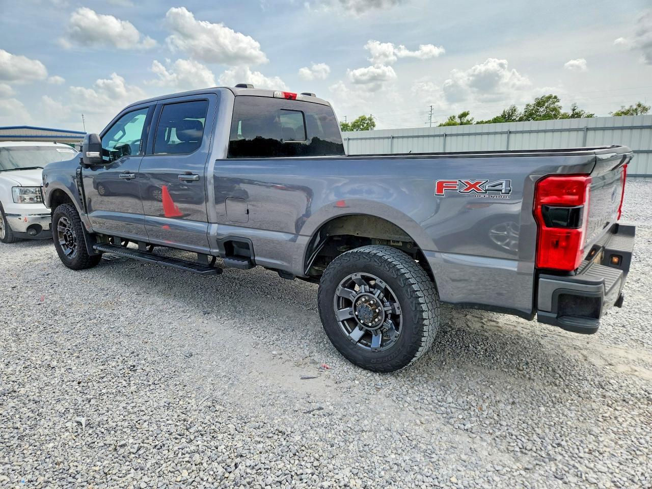 2024 Ford F350 Super Duty - Image 2