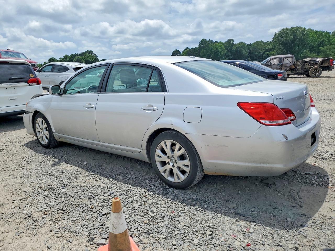 2010 Toyota Avalon Xls - Фото 2