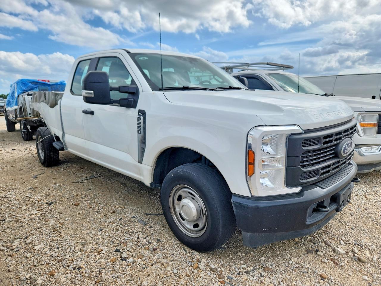 2025 Ford F250 Super Duty - Image 4