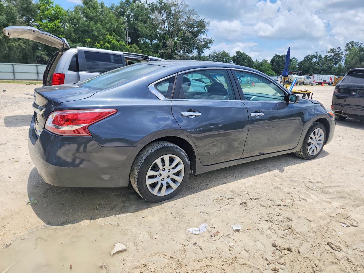 2013 Nissan Altima 2.5 - Image 3