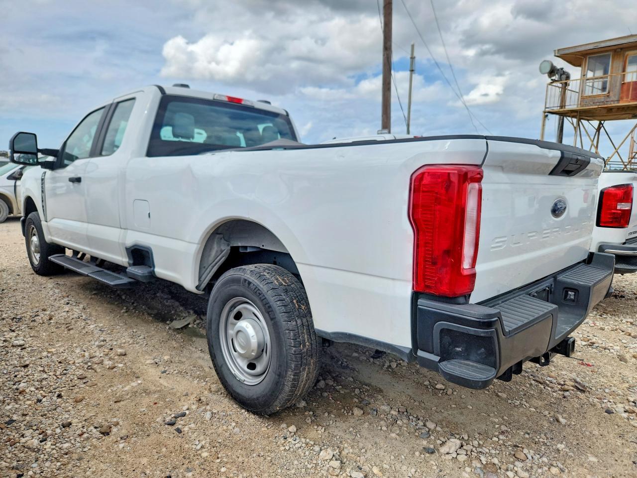 2025 Ford F250 Super Duty - Image 2