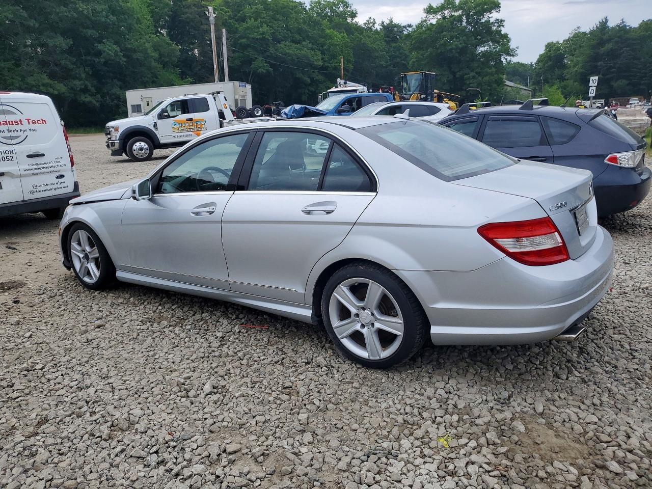 2010 Mercedes-Benz C 300 4Matic - Фото 2
