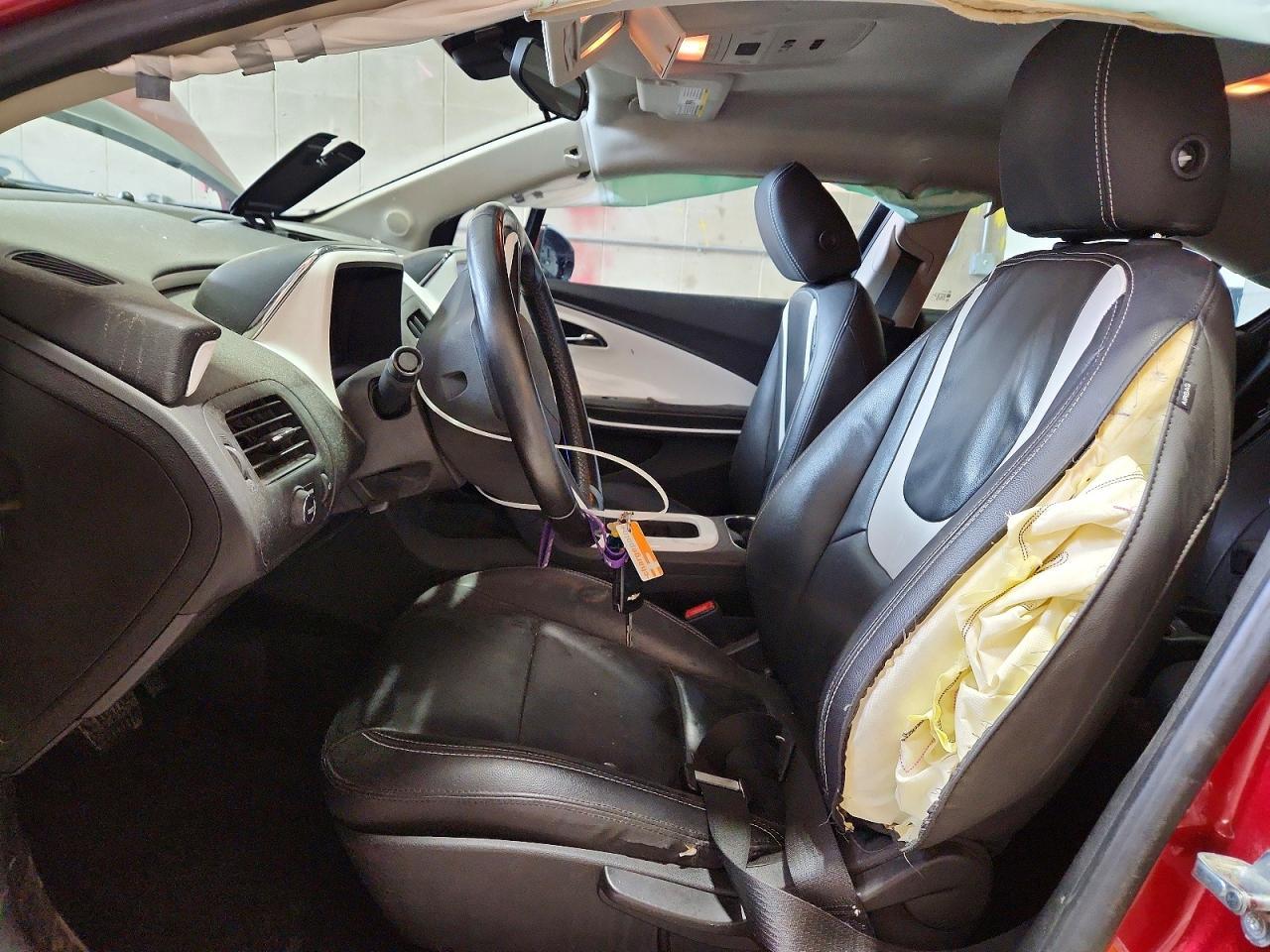 2013 Chevrolet Volt - Image 7