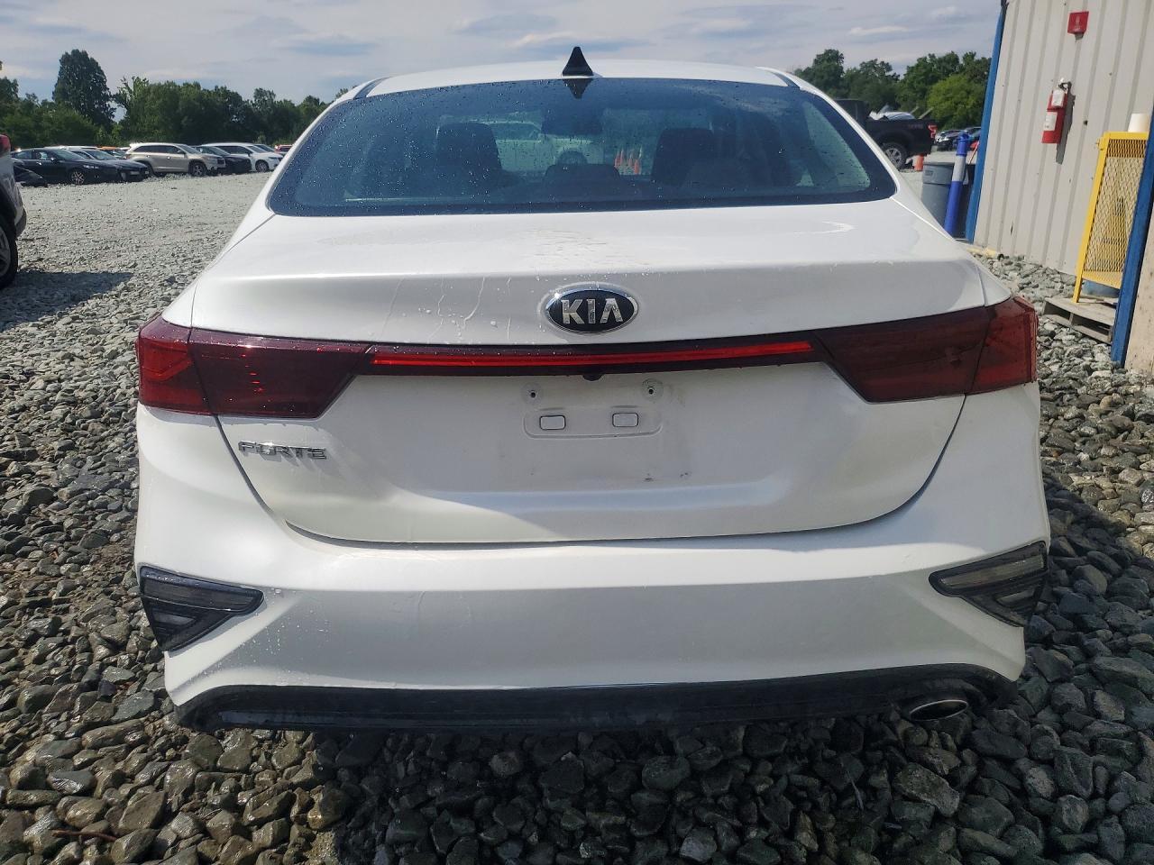 2021 Kia Forte Lxs - Image 6