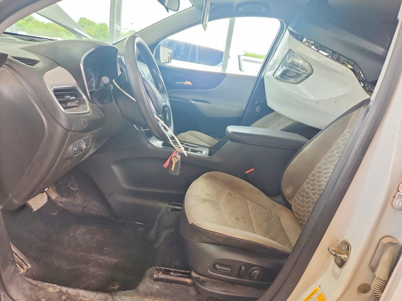 2020 Chevrolet Equinox Ls - Image 7