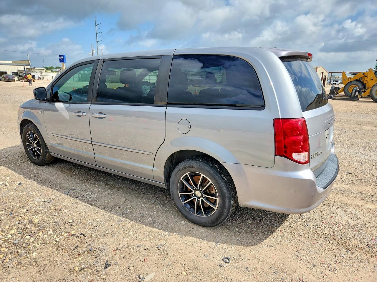 2014 Dodge Grand Caravan Sxt - Image 2