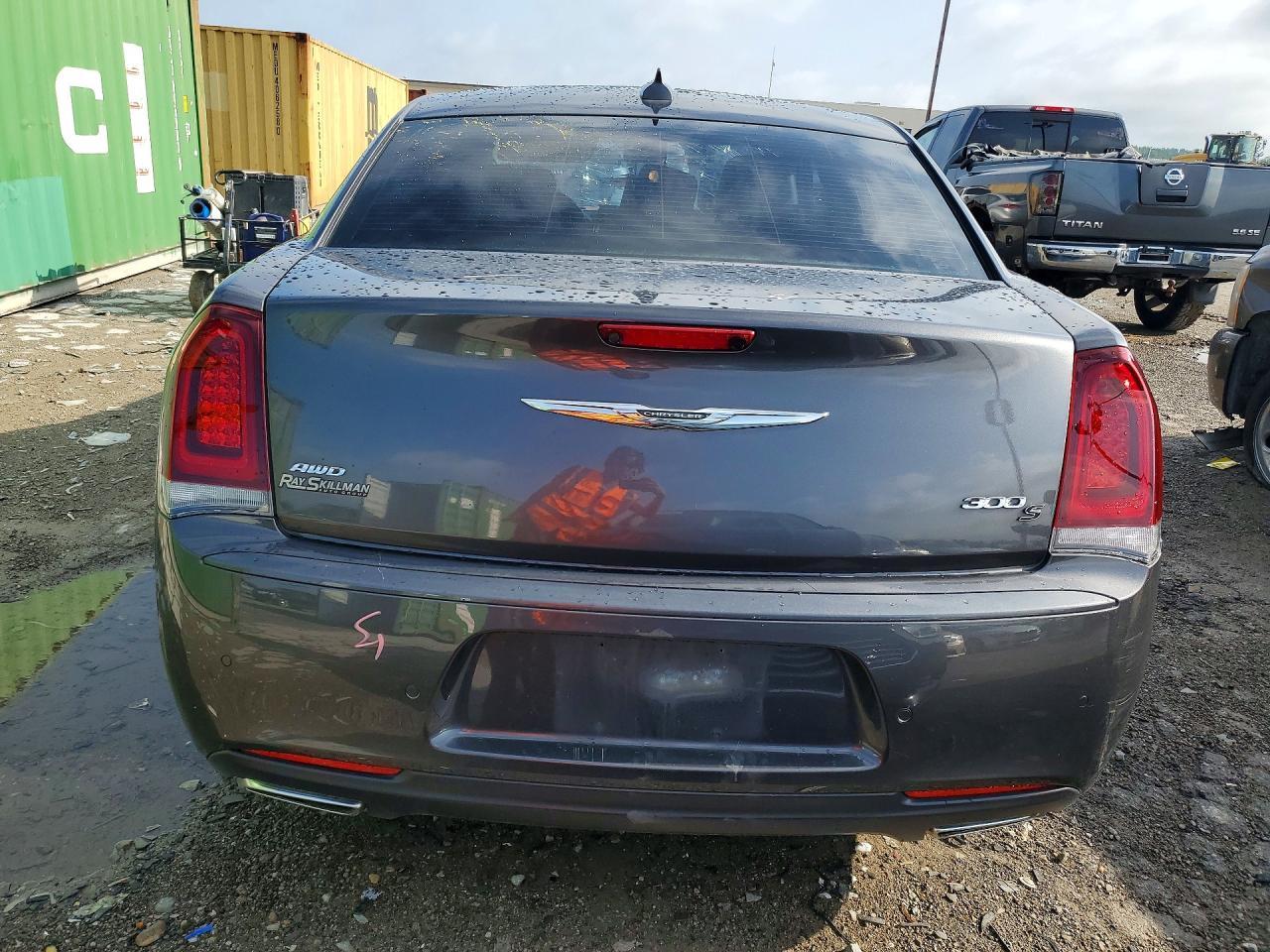 2019 Chrysler 300 S - Фото 6