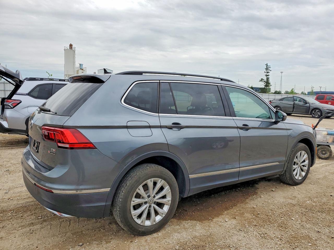2018 Volkswagen Tiguan Se - Фото 3