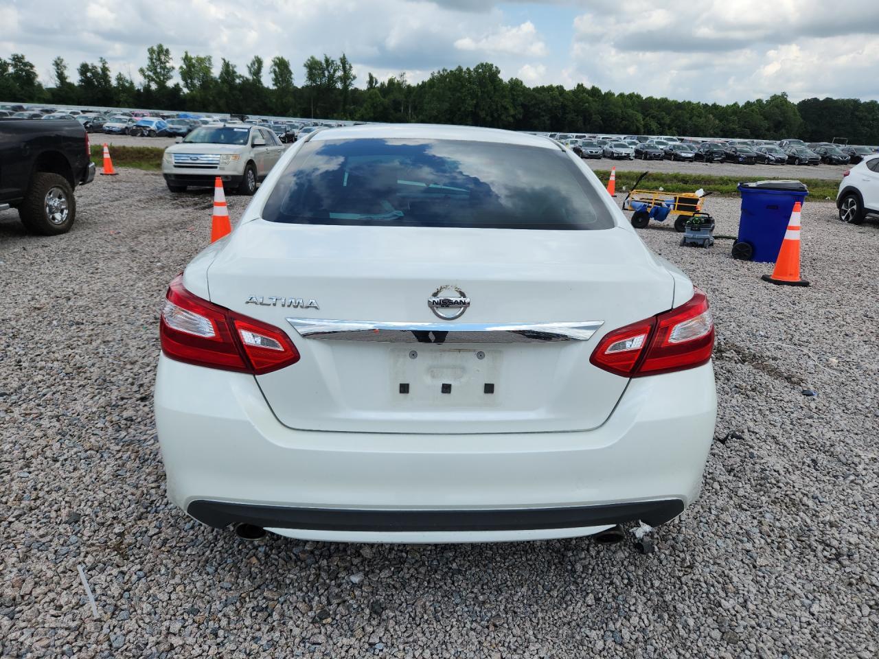2016 Nissan Altima 2.5 S - Фото 6