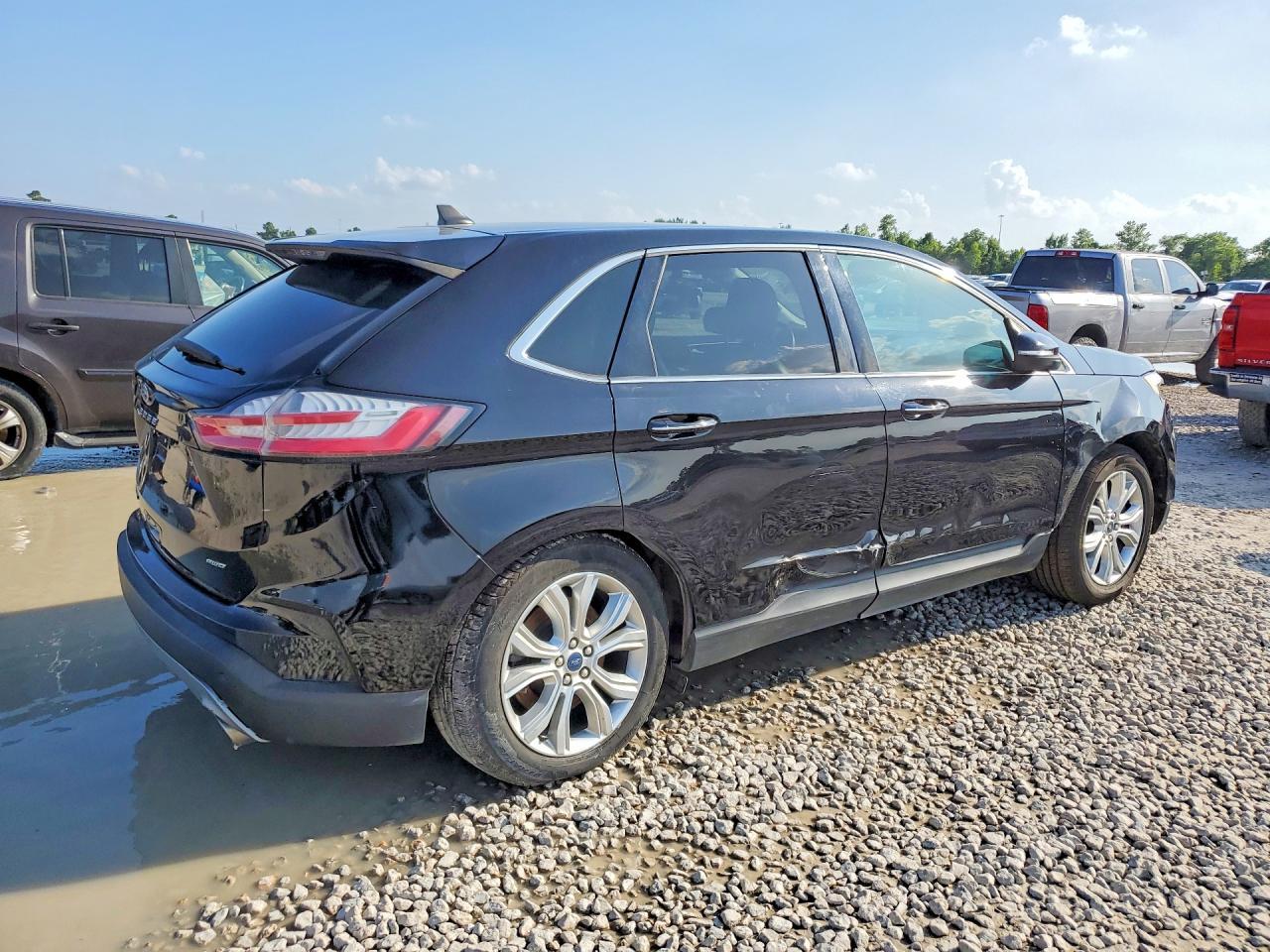 2022 Ford Edge Titanium - Фото 3