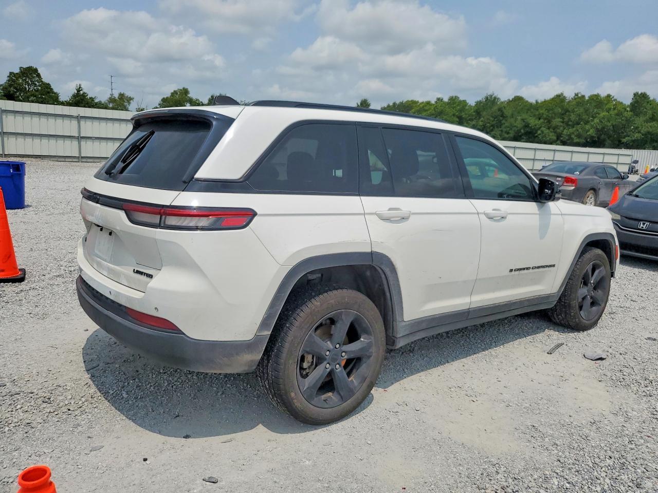 2024 Jeep Grand Cherokee Limited - Image 3