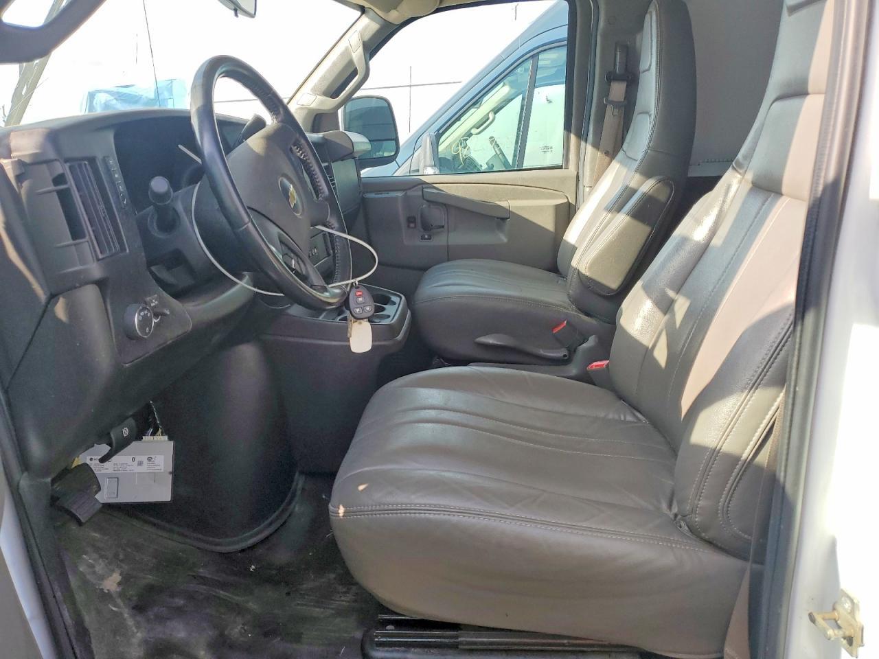 2023 Chevrolet Express G2500 - Фото 7