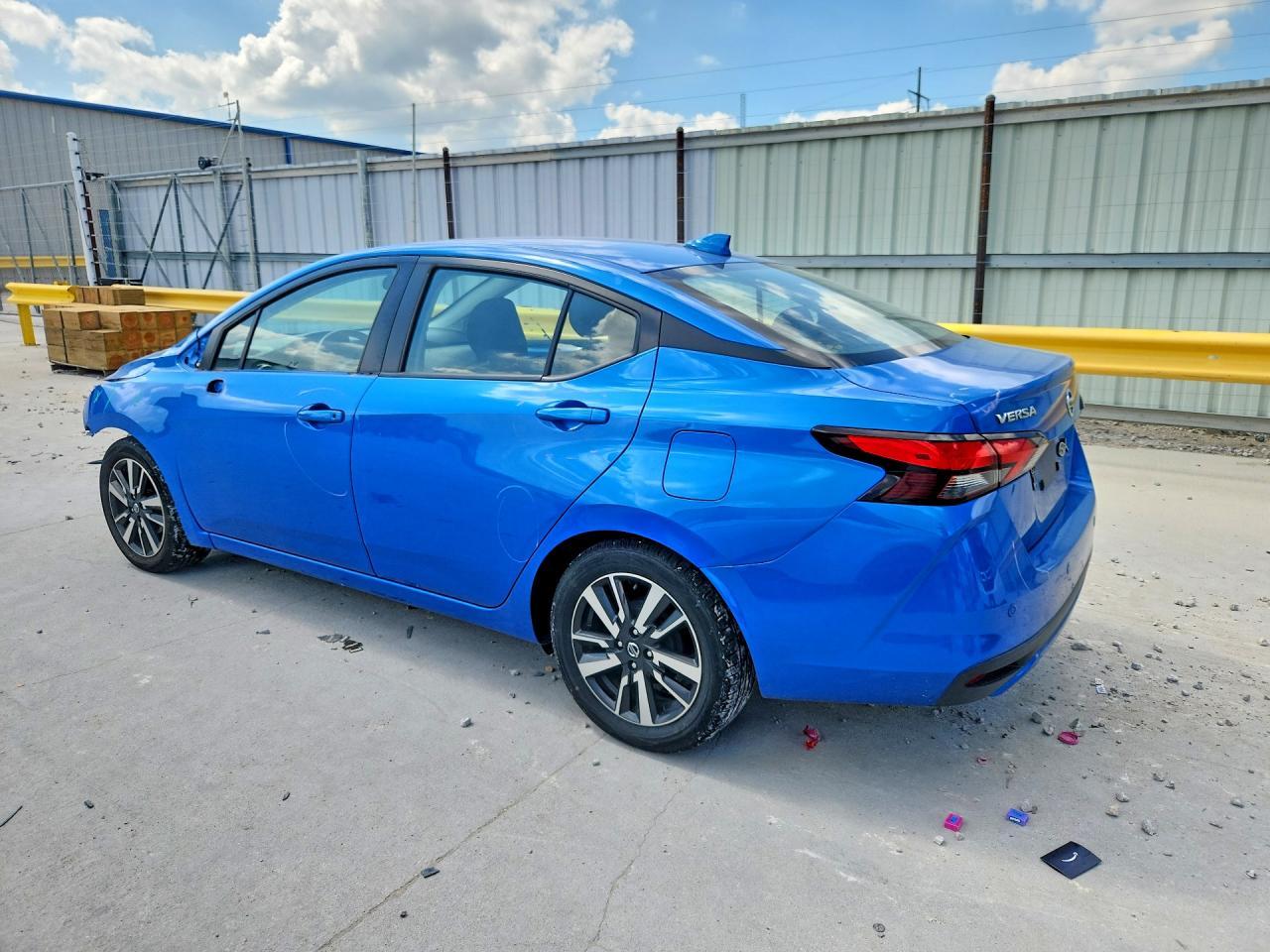 2020 Nissan Versa Sv - Фото 2