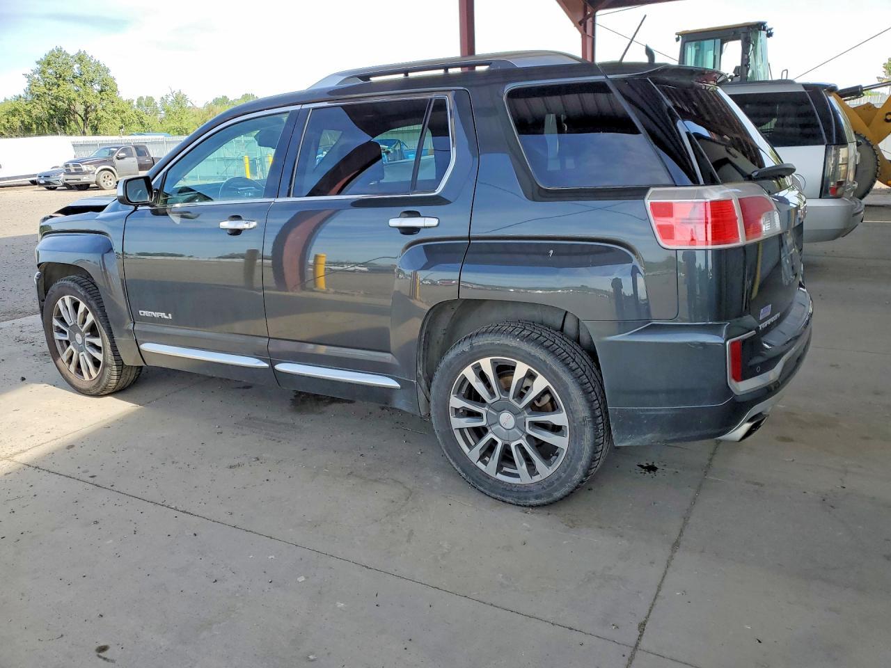 2017 GMC Terrain Denali - Фото 2