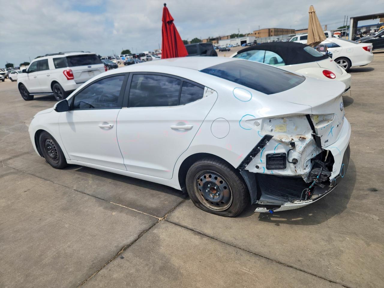 2019 Hyundai Elantra Se - Image 2