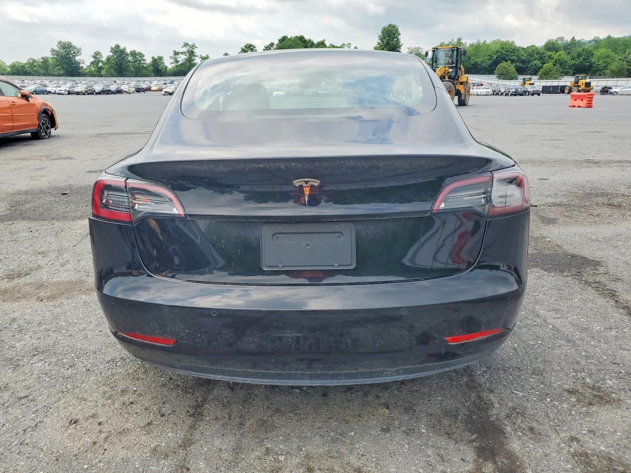 2022 Tesla Model 3 - Фото 6