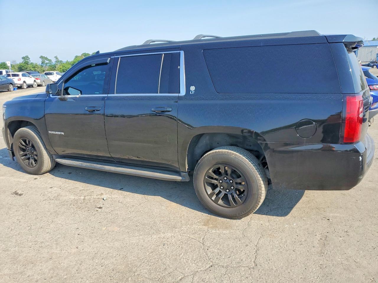 2018 Chevrolet Suburban K1500 Lt - Фото 2