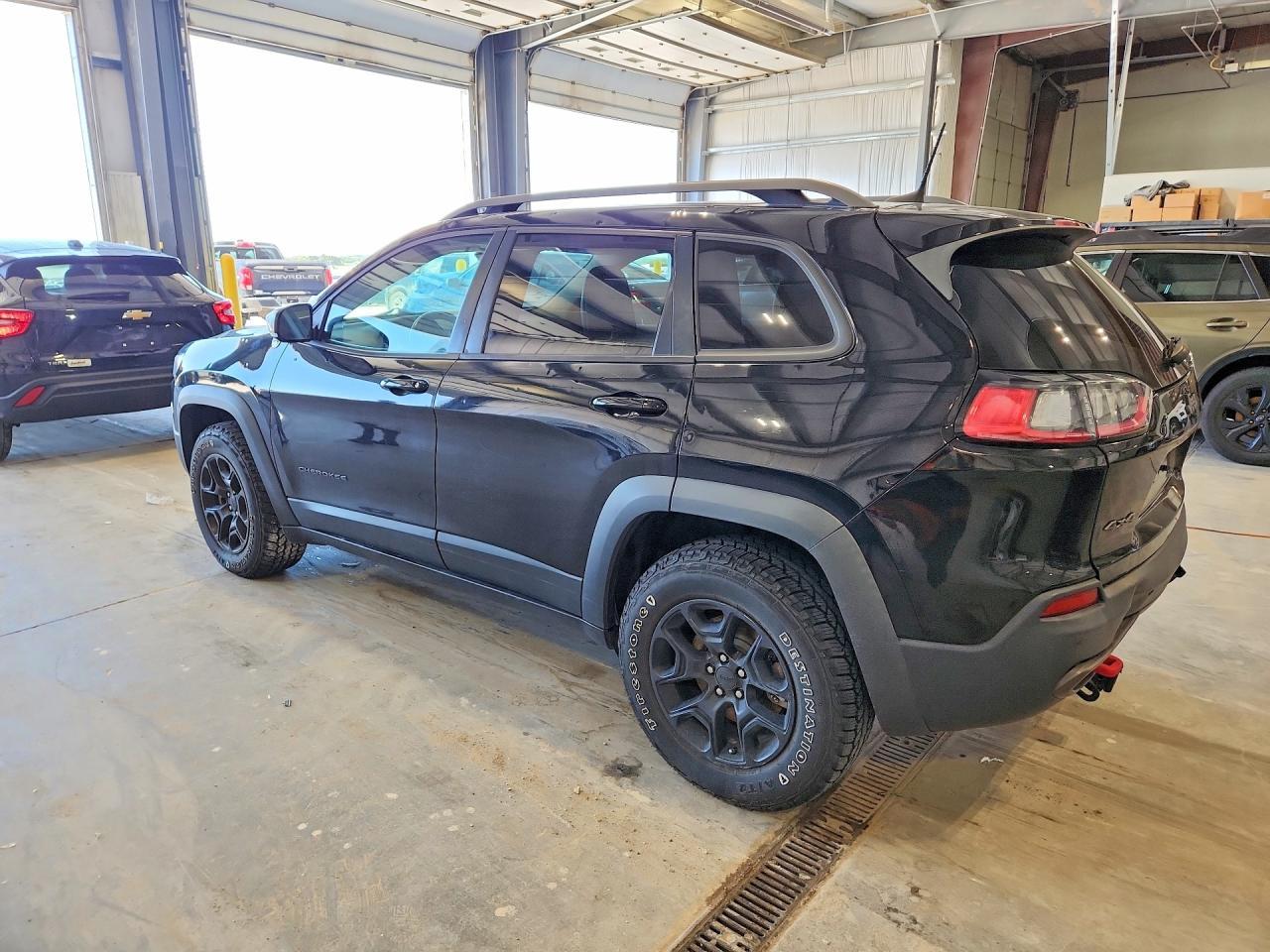 2019 Jeep Cherokee Trailhawk - Фото 2