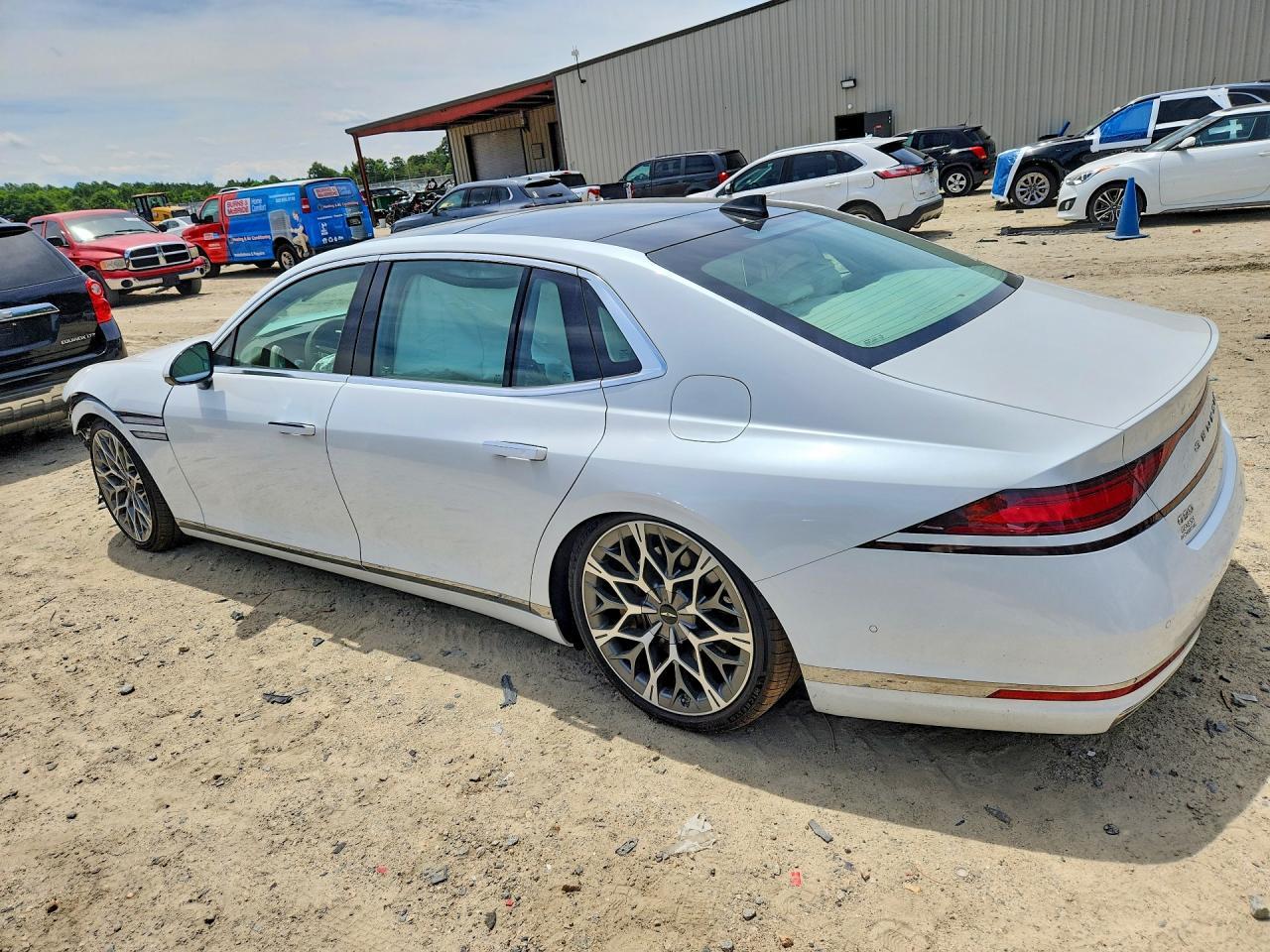 2025 Genesis G90 3.5T E-Supercharger - Image 2