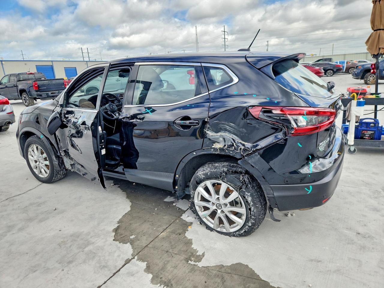 2021 Nissan Rogue Sport S - Фото 2