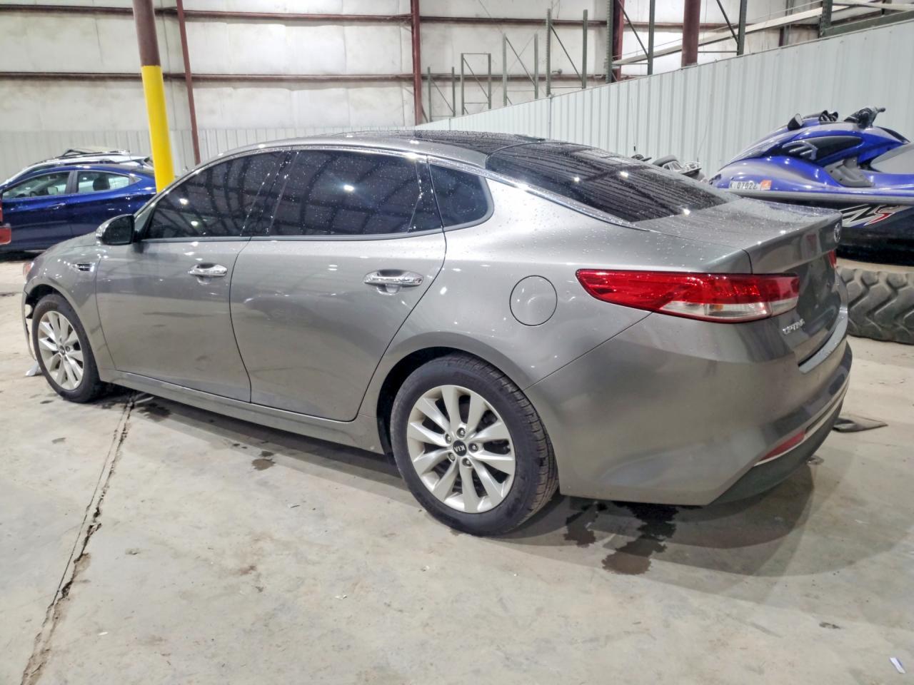 2016 Kia Optima Ex - Image 2