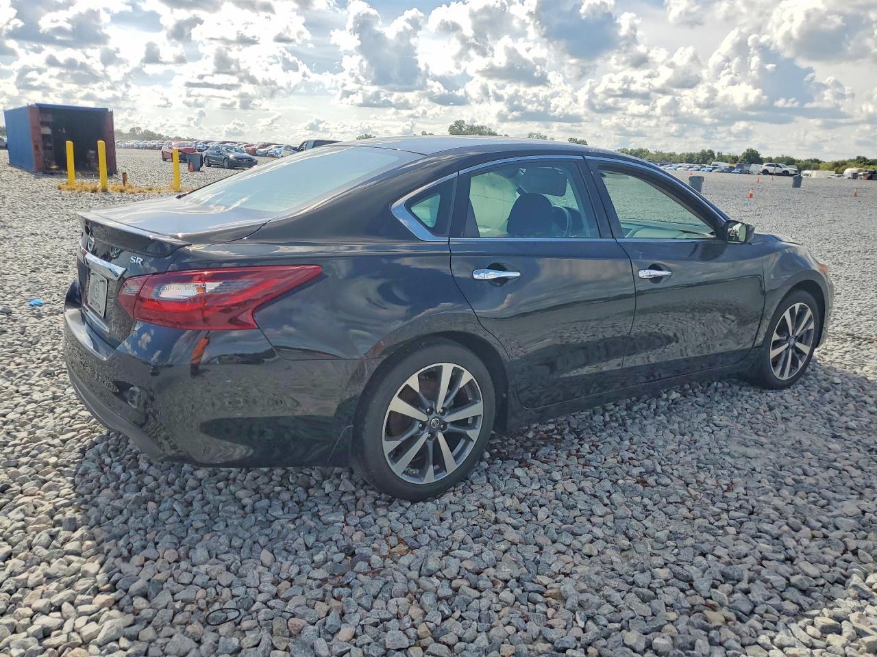 2017 Nissan Altima 2.5 Sr - Фото 3