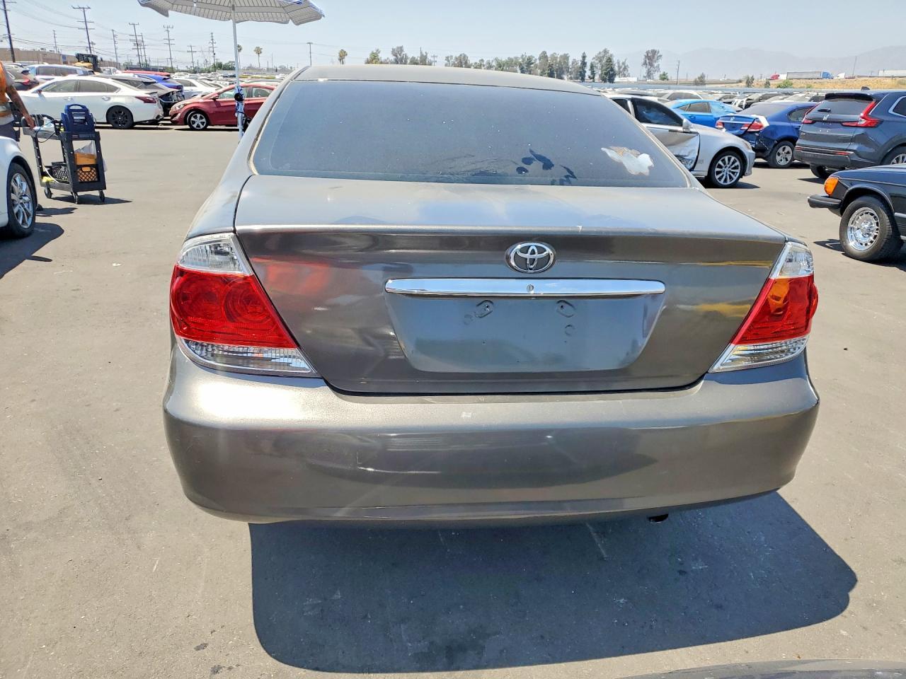 2006 Toyota Camry Le - Image 6