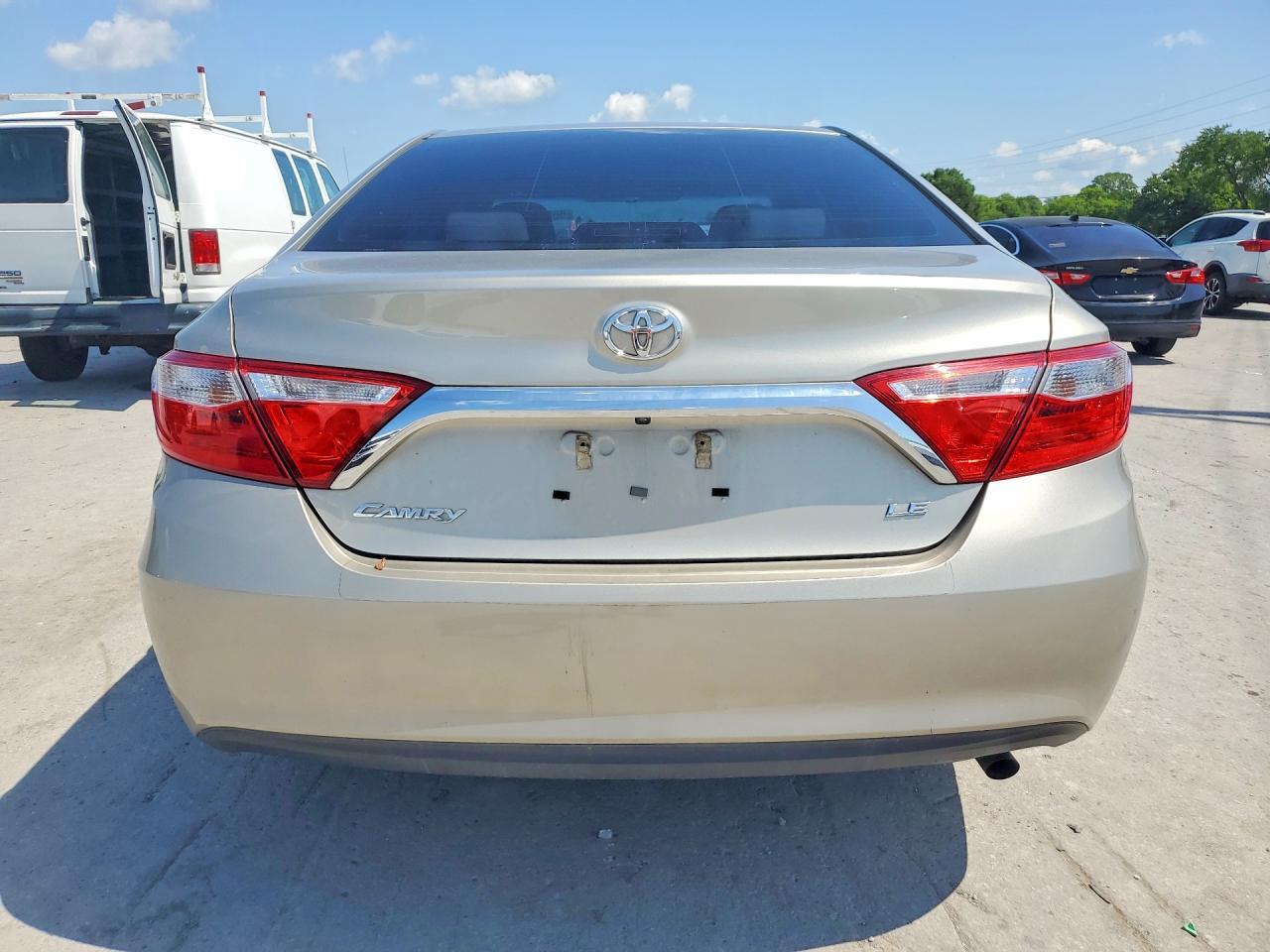2016 Toyota Camry Le - Фото 6