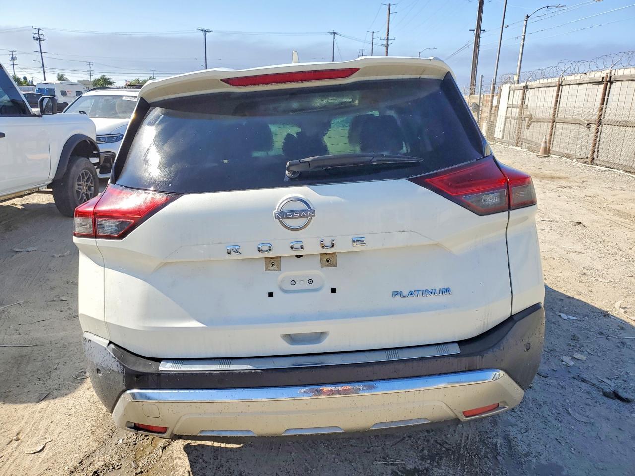 2023 Nissan Rogue Platinum - Фото 6