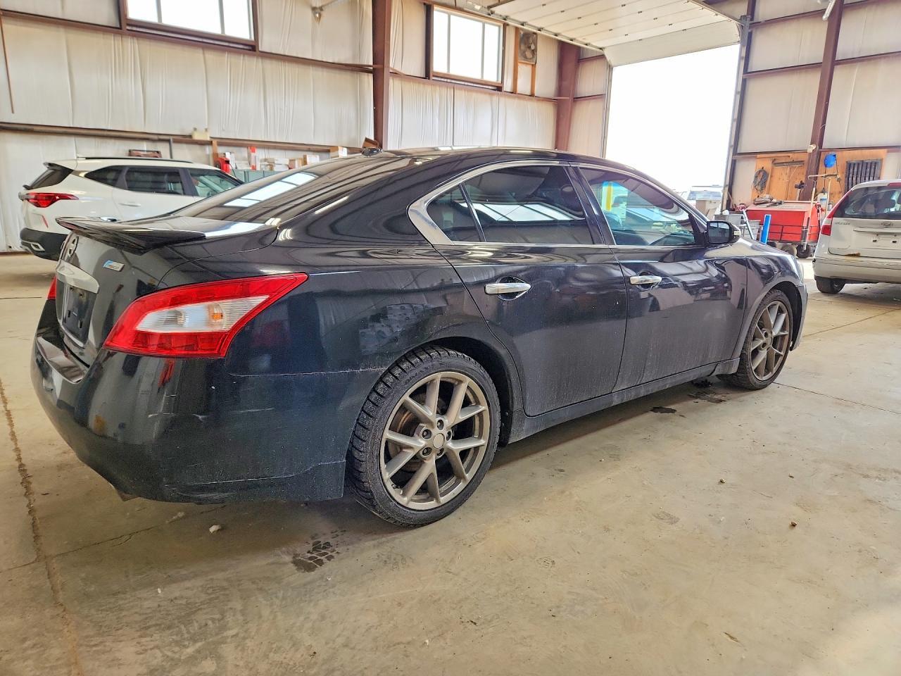 2011 Nissan Maxima 3.5 S - Image 3