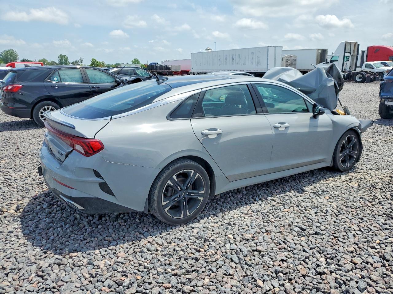 2022 Kia K5 Gt Line - Image 3