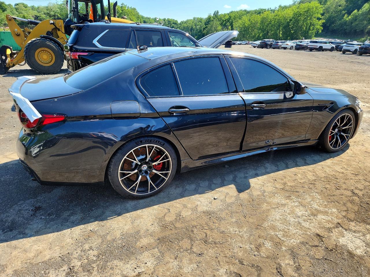 2023 BMW M5 - Фото 3