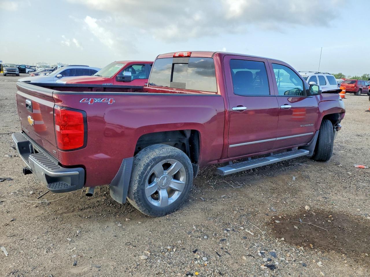 2014 Chevrolet Silverado - Фото 3