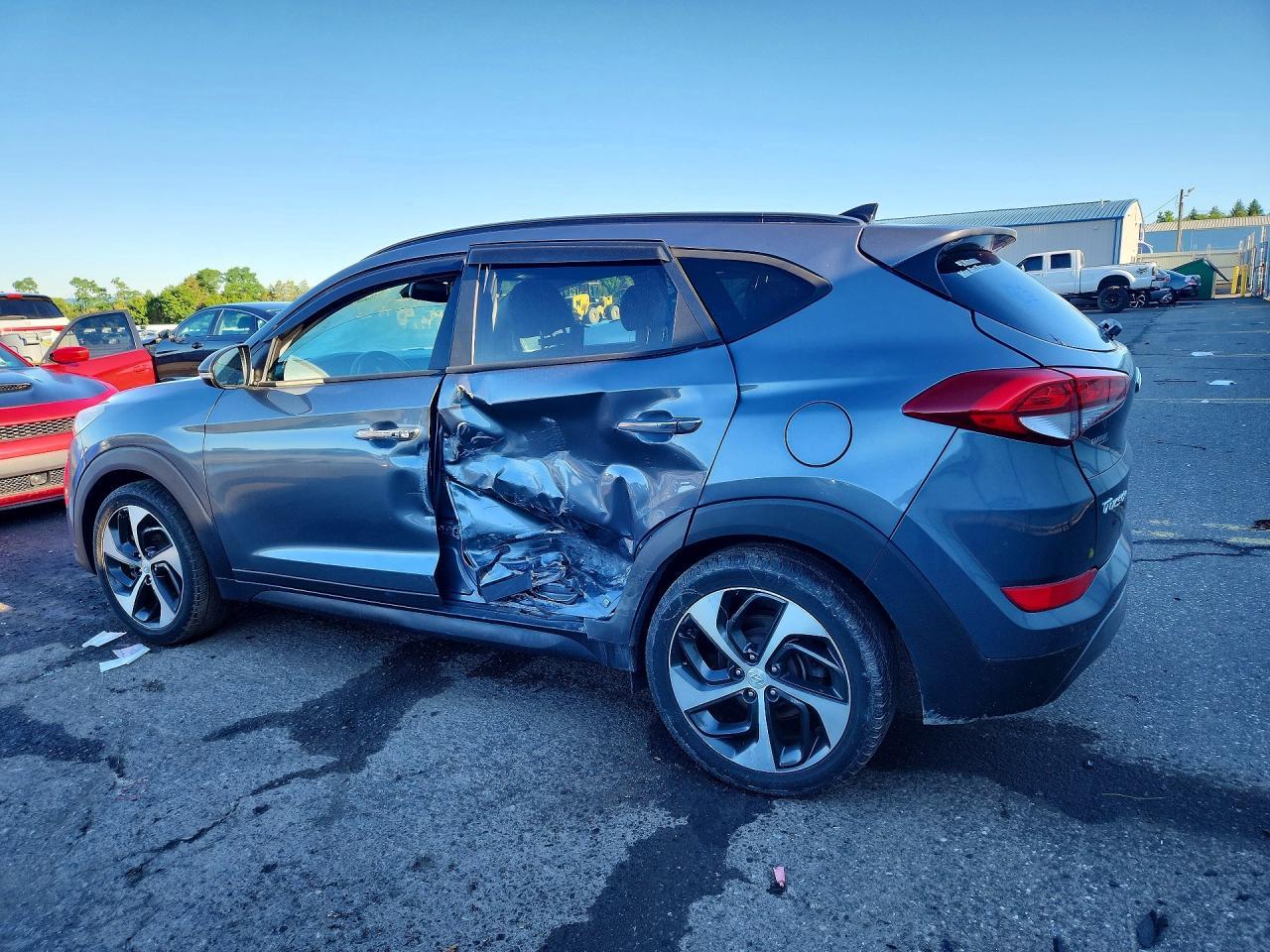 2016 Hyundai Tucson Limited - Image 2