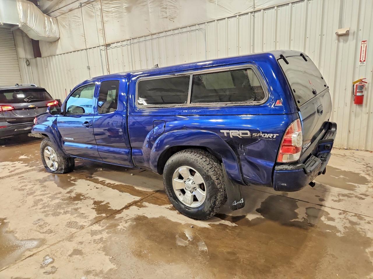 2015 Toyota Tacoma V6 - Image 2