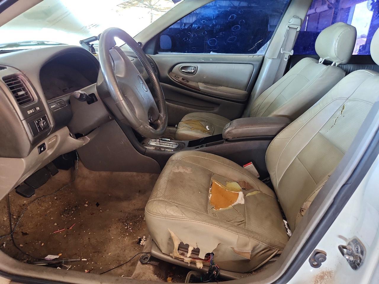 2000 Infiniti I30 Base - Image 7