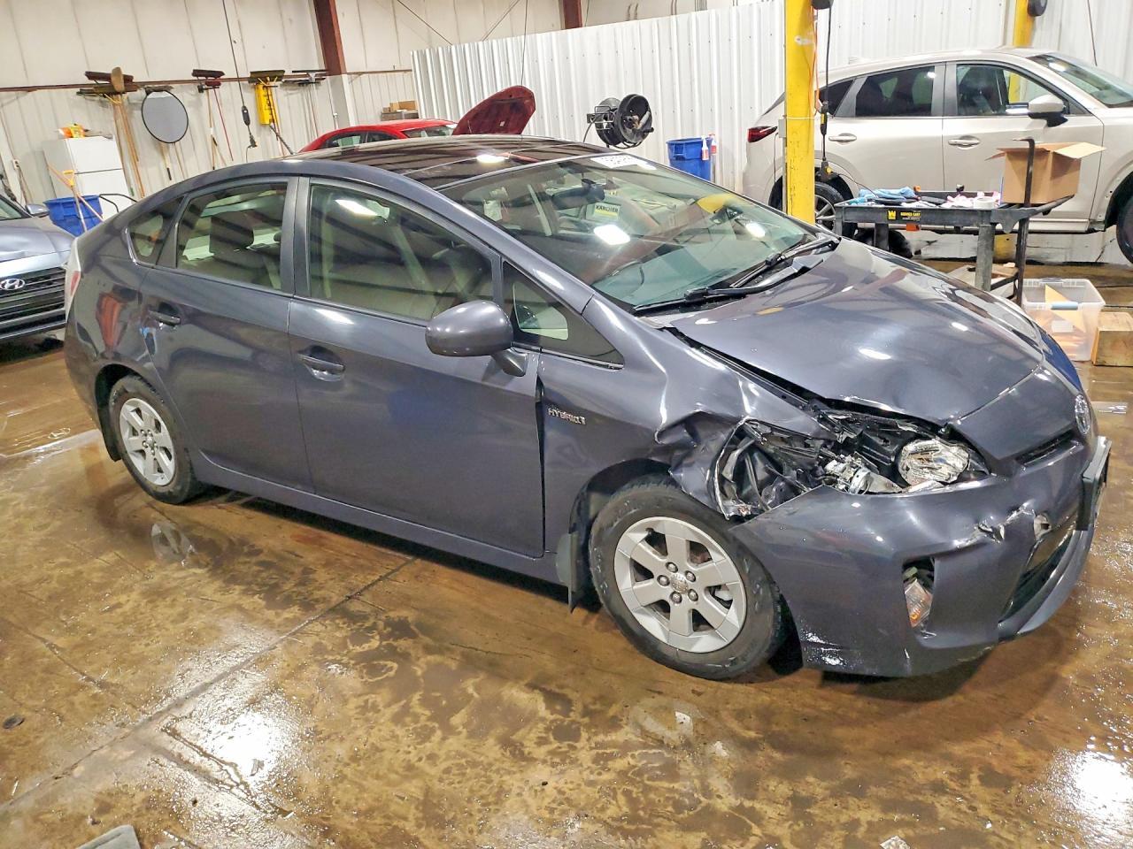 2012 Toyota Prius Three - Image 4