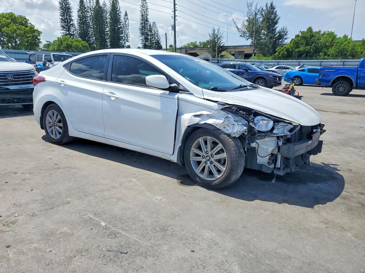 2016 Hyundai Elantra Se - Image 4
