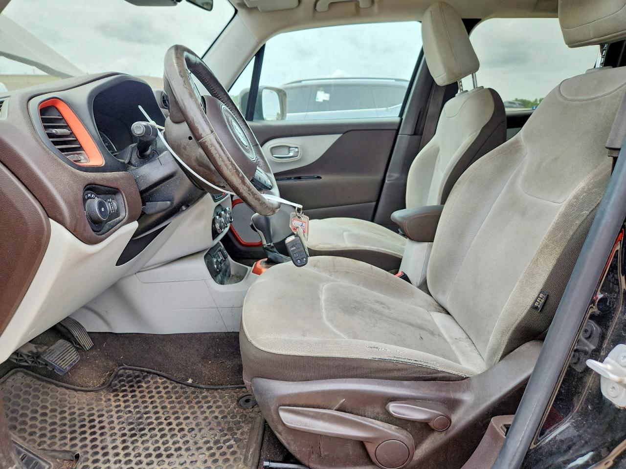 2016 Jeep Renegade Latitude - Image 7