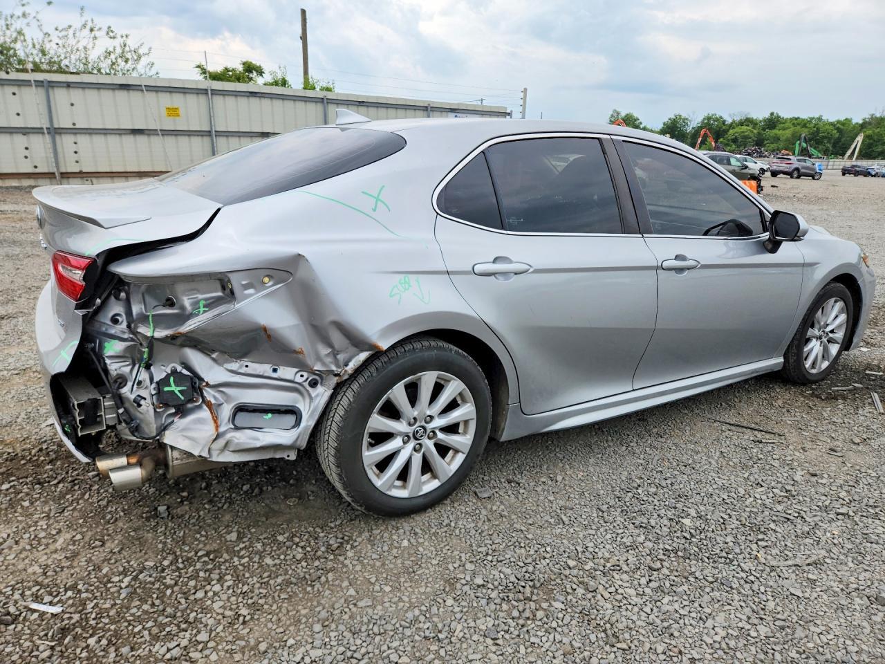 2019 Toyota Camry Se - Image 3