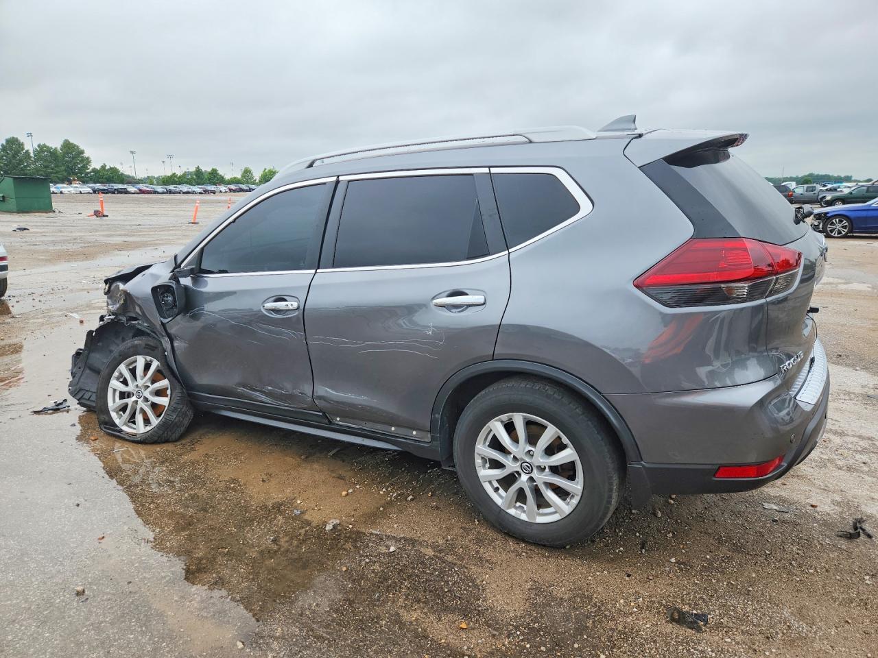 2019 Nissan Rogue Sv - Image 2