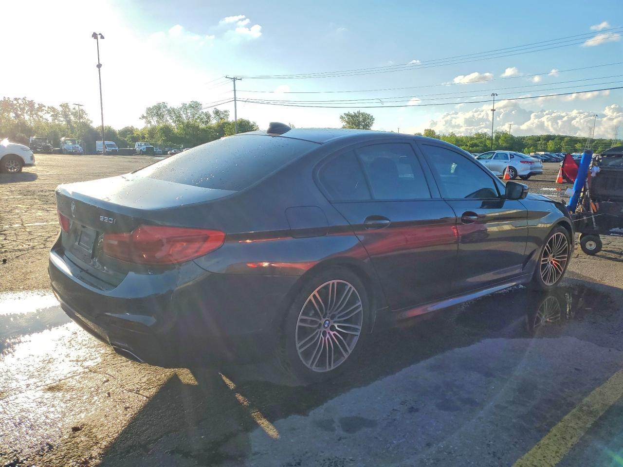 2019 BMW 530 I - Image 3