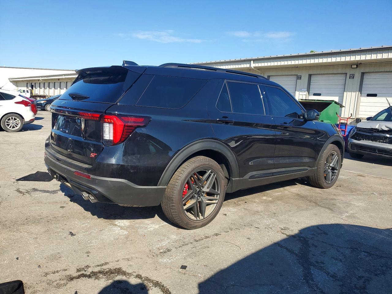 2025 Ford Explorer St - Фото 3