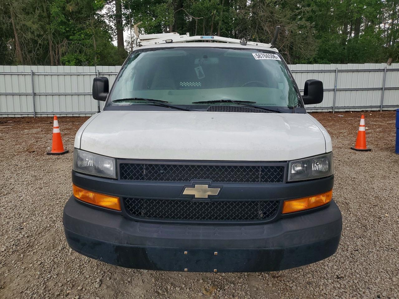 2018 Chevrolet Express G2500 - Фото 5